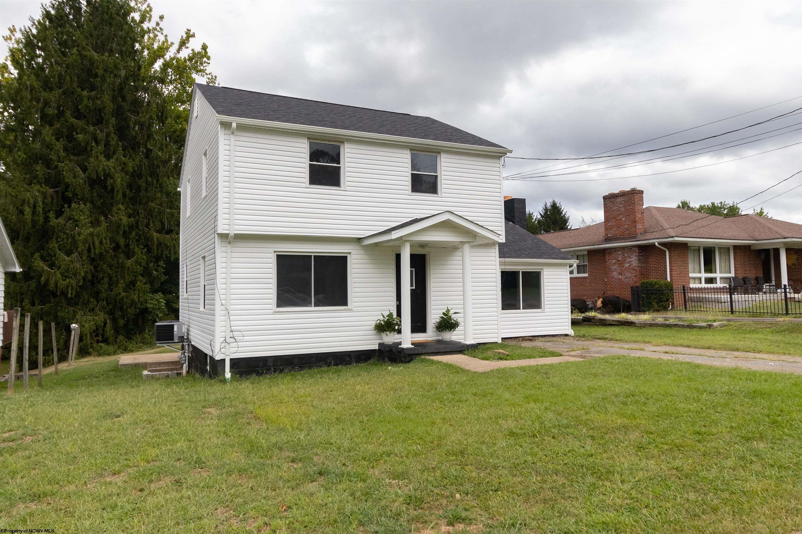 507 Willow Lane exterior from the supplied CMA